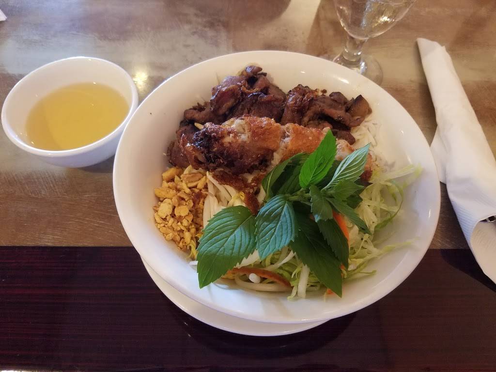 Pho & Banh Mi | restaurant | 11232 Grandview Ave, Wheaton, MD 20902, USA | 3019468002 OR +1 301-946-8002