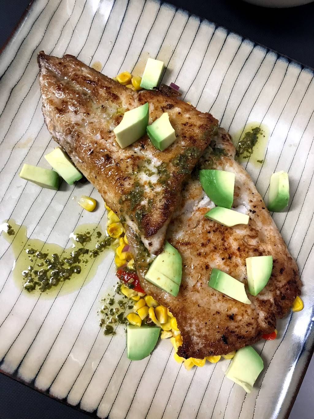 Hutch American Kitchen + Bar | cafe | 1477 W Winnemac Ave, Chicago, IL 60640, USA | 7736724900 OR +1 773-672-4900