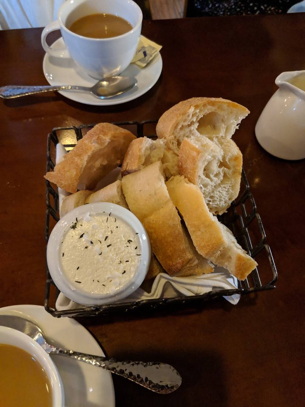 The Tavern at the Bedford Village Inn | restaurant | 2 Olde Bedford Way, Bedford, NH 03110, USA | 6034722001 OR +1 603-472-2001