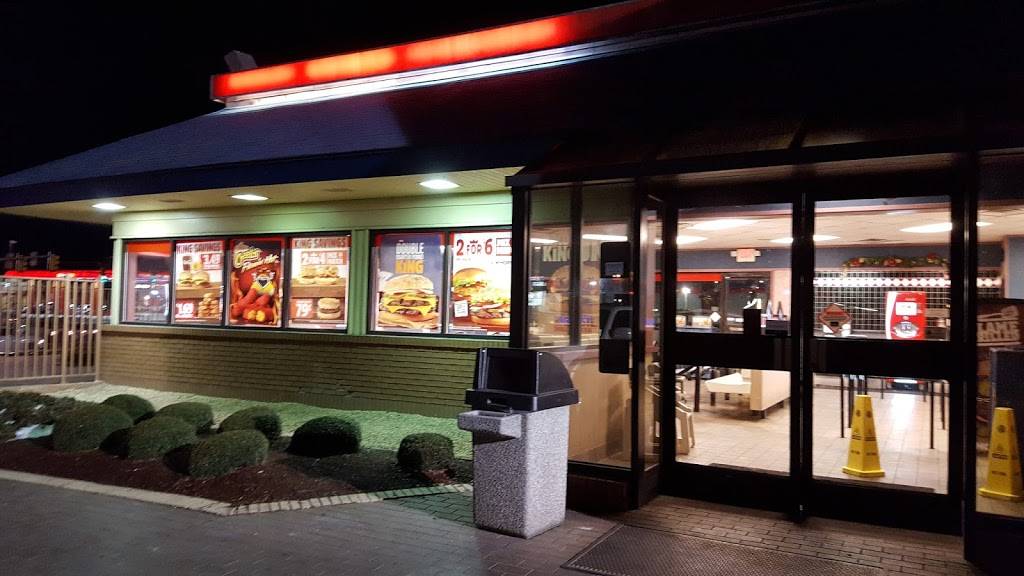 Burger King | restaurant | Corner Highway 58 & 501, South Boston, VA 24592, USA | 4345722293 OR +1 434-572-2293