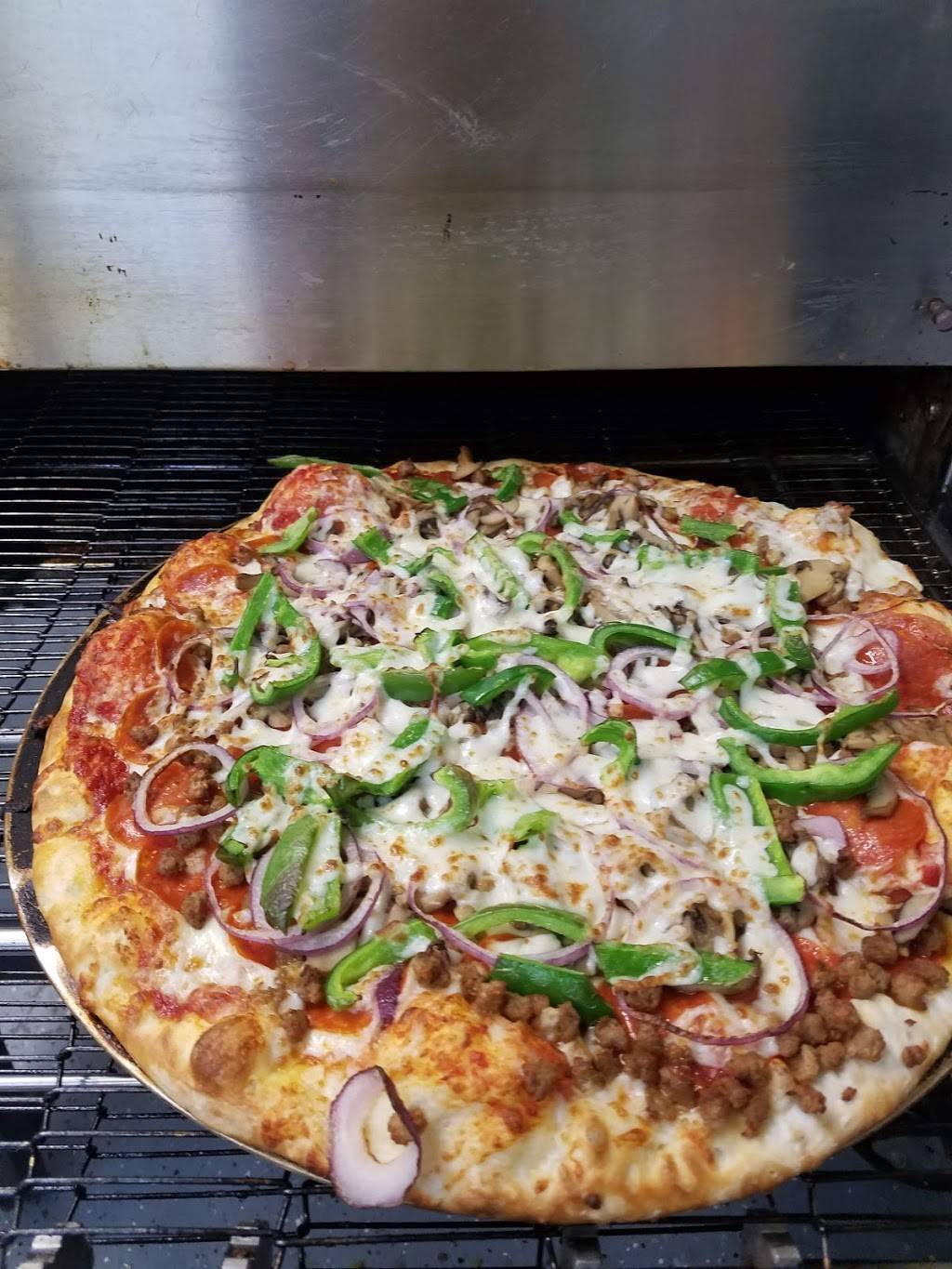 Corner Pizza & Subs LLC | restaurant | 101 N Westminster St, Waynesfield, OH 45896, USA | 4195681133 OR +1 419-568-1133