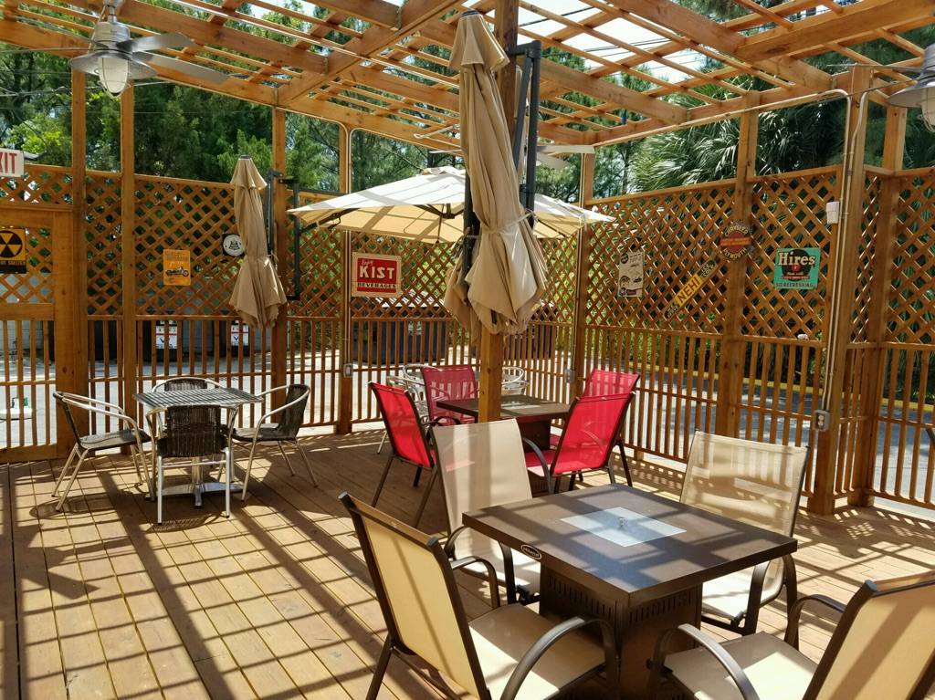 The Bulldog Pub | restaurant | 577 Deltona Blvd #1, Deltona, FL 32725, USA | 3868600800 OR +1 386-860-0800