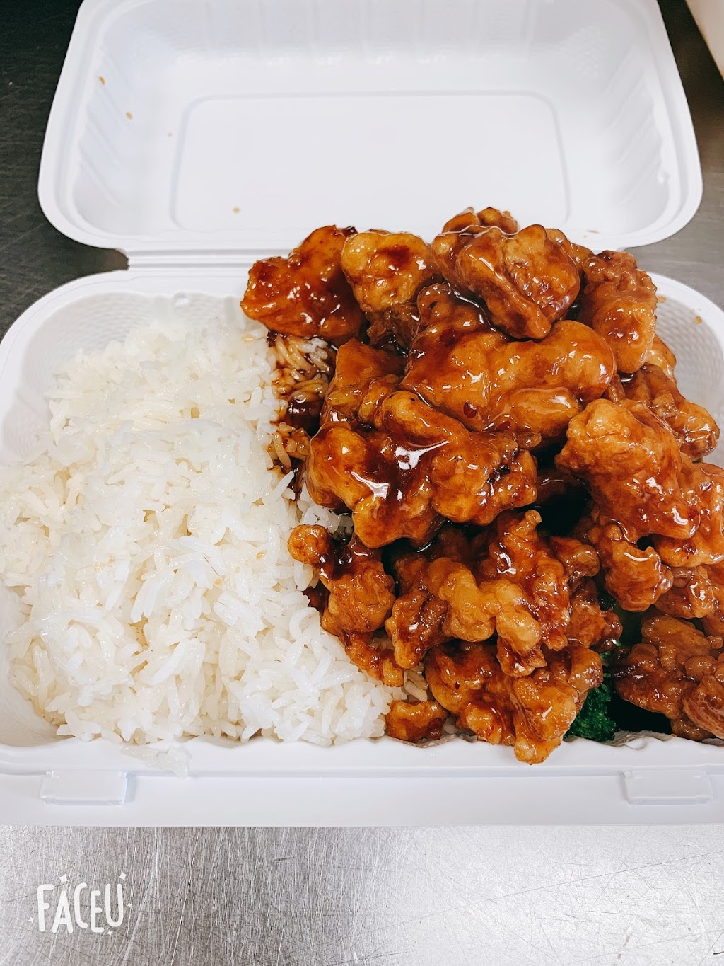 Lucky Chance | restaurant | 395 Remsen Ave, Brooklyn, NY 11212, USA | 7183429699 OR +1 718-342-9699