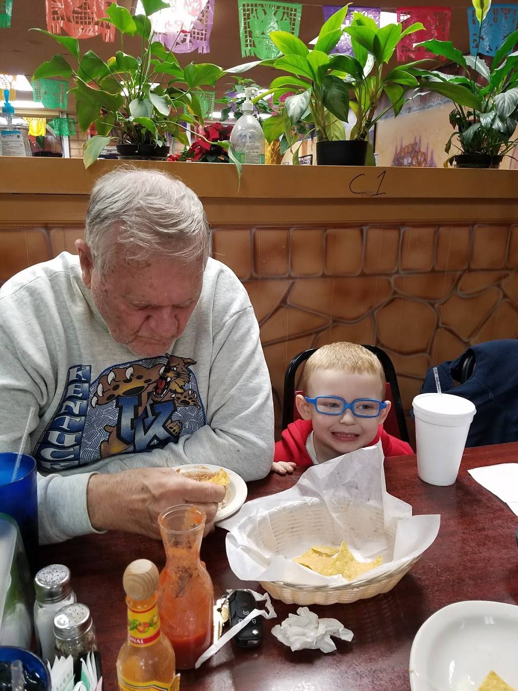 La Esperanza | restaurant | 122 Kentucky Ave, Pineville, KY 40977, USA | 6063377118 OR +1 606-337-7118