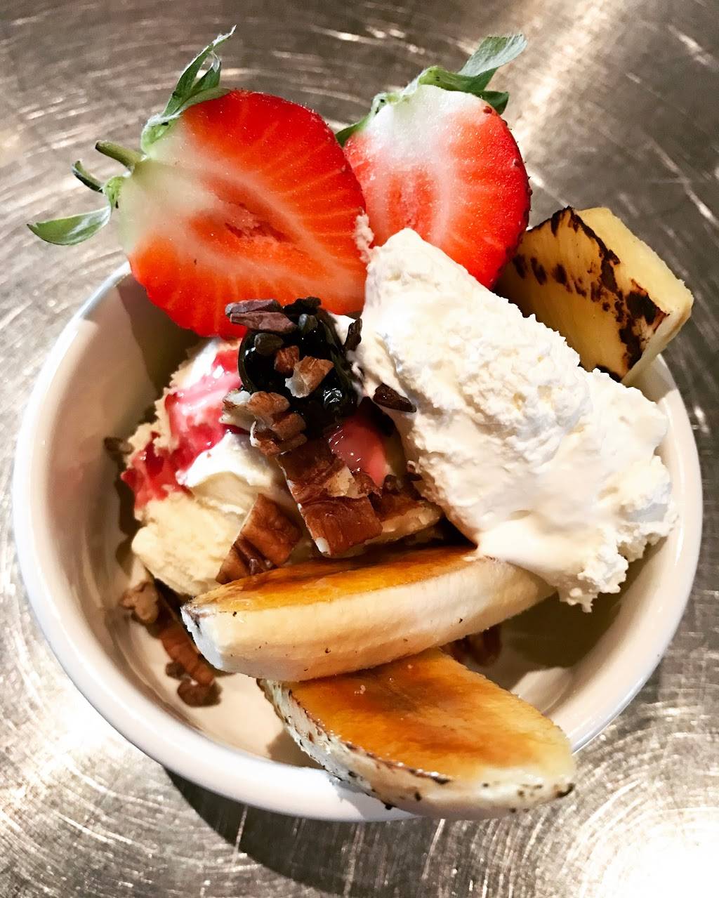 Balzac | restaurant | 1716 N Arlington Pl, Milwaukee, WI 53202, USA | 4147550099 OR +1 414-755-0099