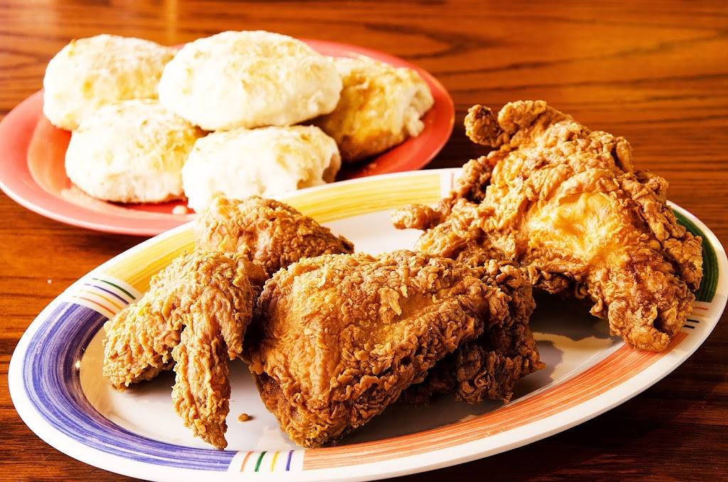 Babes Chicken Dinner House | restaurant | 104 N Oak St, Roanoke, TX 76262, USA | 8174912900 OR +1 817-491-2900