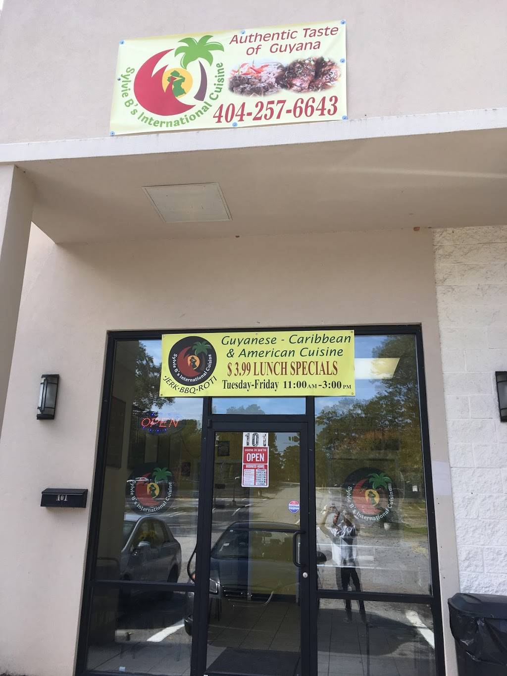 Sylvie Bs International Cuisine | restaurant | 4717 Covington Hwy, Decatur, GA 30035, USA | 4042576643 OR +1 404-257-6643