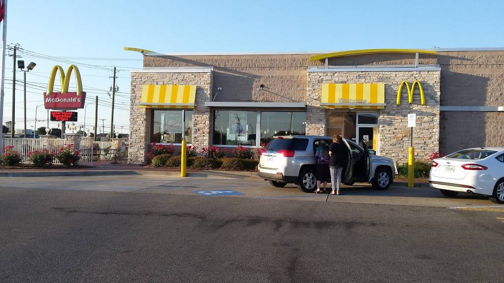 McDonalds | cafe | 2750 Taylor Rd, Montgomery, AL 36117, USA | 3342709878 OR +1 334-270-9878