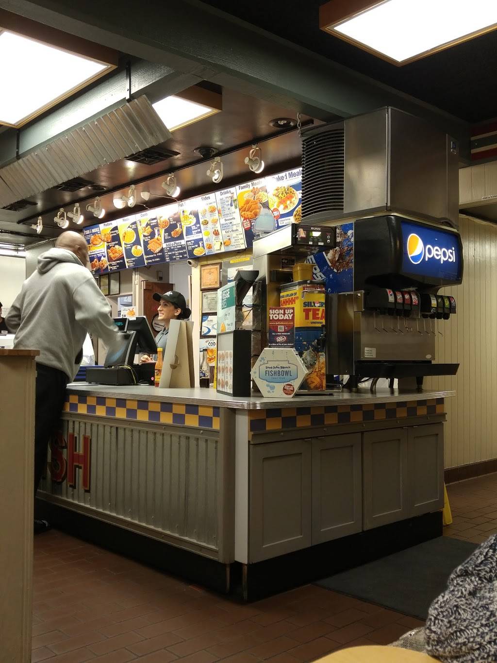Long John Silvers | restaurant | 1015 Redwood St, Vallejo, CA 94590, USA | 7075531449 OR +1 707-553-1449