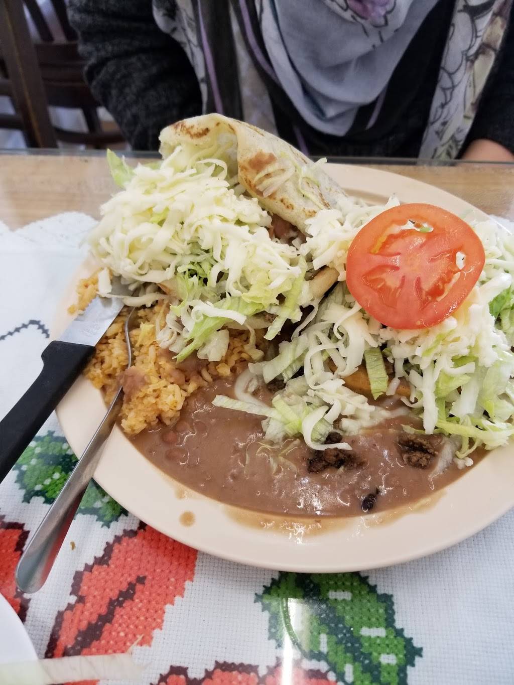 Socorros Restaurant | restaurant | 14657 Victory Blvd, Van Nuys, CA 91411, USA | 8189081682 OR +1 818-908-1682