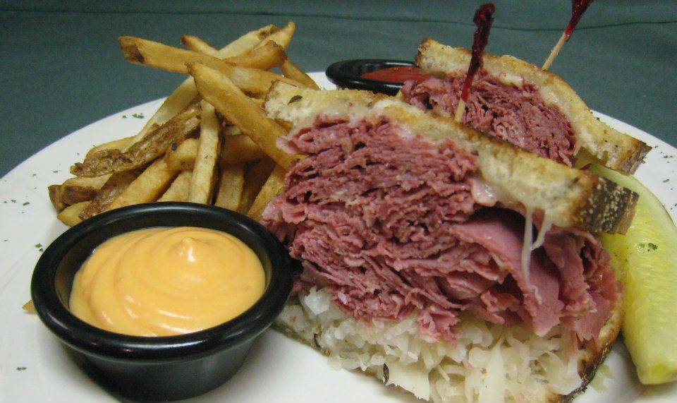 Mavis Winkles Irish Pub | restaurant | 8870 Darrow Rd F107, Twinsburg, OH 44087, USA | 3304053663 OR +1 330-405-3663