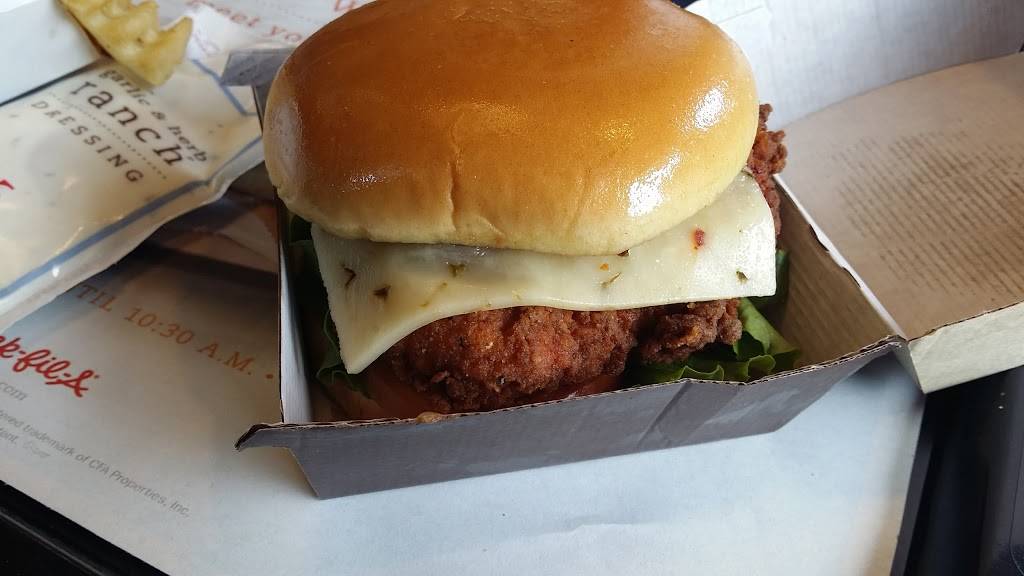 Chick-fil-A | restaurant | 350 Woodbrook Dr, Charlottesville, VA 22901, USA | 4348720187 OR +1 434-872-0187