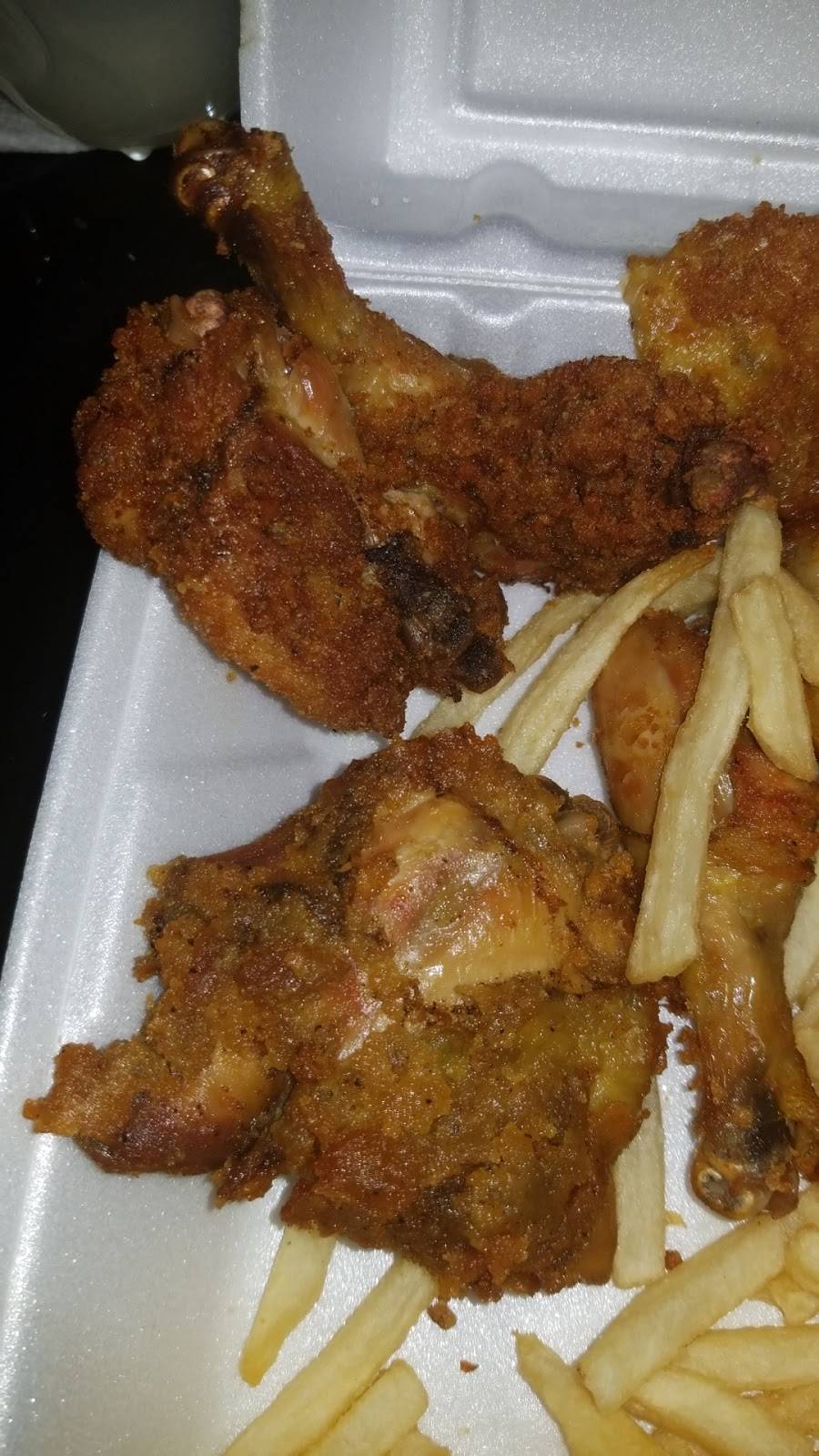 Johnnys Fried Chicken | restaurant | 1350 Shakespeare Ave #1, Bronx, NY 10452, USA | 7186810641 OR +1 718-681-0641