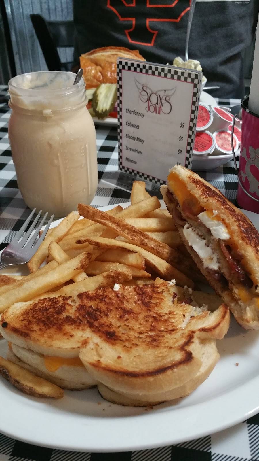 Saxs Joint | restaurant | 317 Petaluma Blvd S, Petaluma, CA 94952, USA | 7075593021 OR +1 707-559-3021