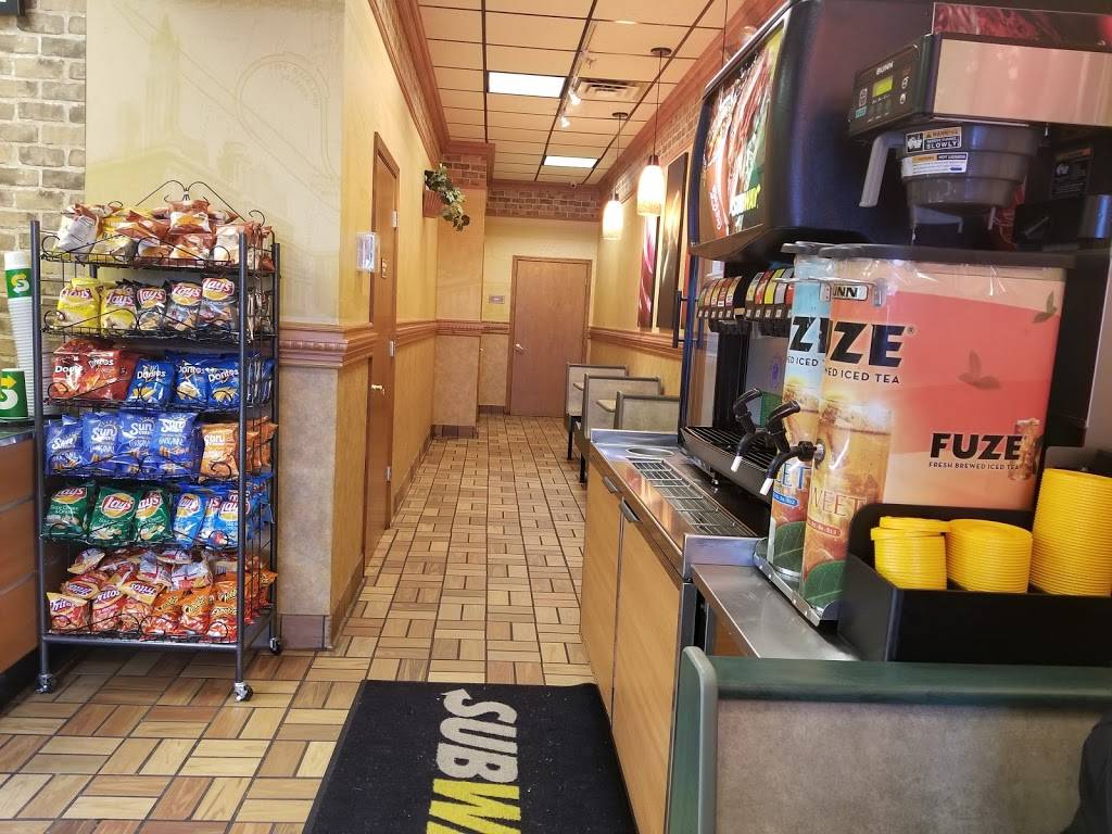 Subway | restaurant | 501 W Main St, Louisa, VA 23093, USA | 5409673915 OR +1 540-967-3915