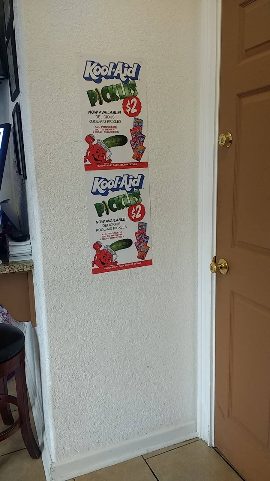 Fayes Place | restaurant | 1718 S Ewing Ave, Dallas, TX 75216, USA | 4698349952 OR +1 469-834-9952