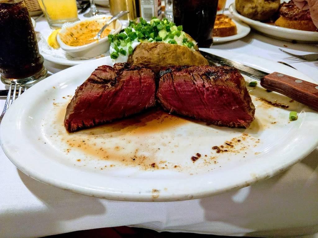 Bob Taylors Ranch House | restaurant | 6250 Rio Vista St, Las Vegas, NV 89130, USA | 7026451399 OR +1 702-645-1399