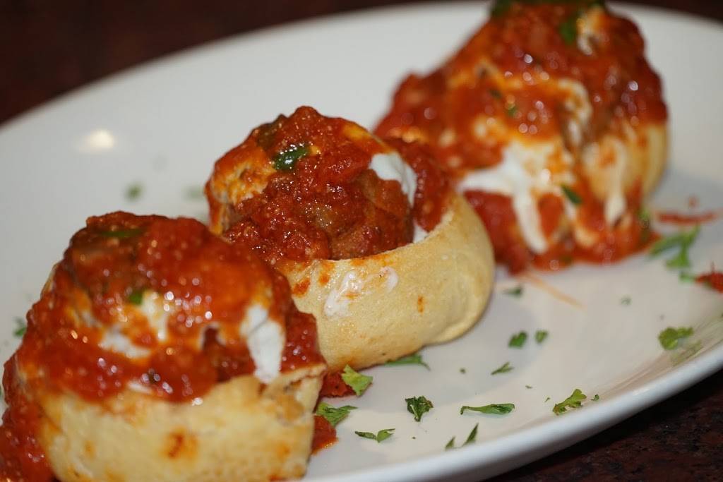 Friendly Reds | restaurant | 22 Haverhill Rd, Windham, NH 03087, USA | 6034377251 OR +1 603-437-7251