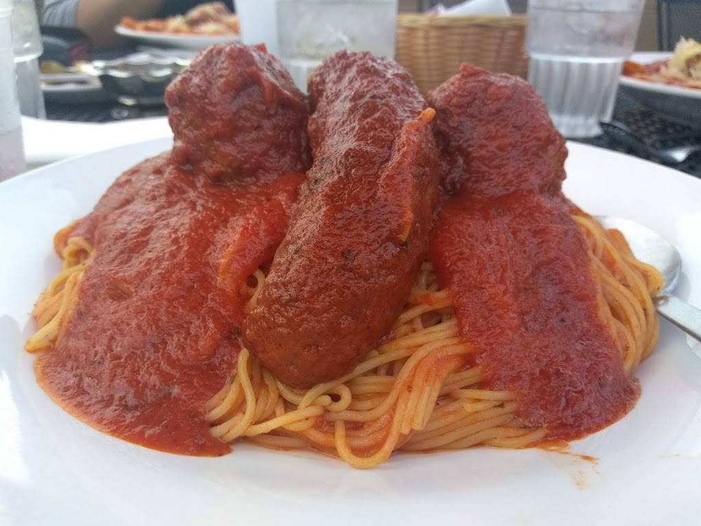 Albaneses Roadhouse | restaurant | 2301 W Bluemound Rd, Waukesha, WI 53186, USA | 2627851930 OR +1 262-785-1930