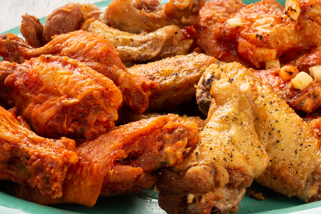 Ojos Locos Sports Cantina - Brownsville | restaurant | 3100 N Expressway 83, Brownsville, TX 78526, USA | 9563382861 OR +1 956-338-2861