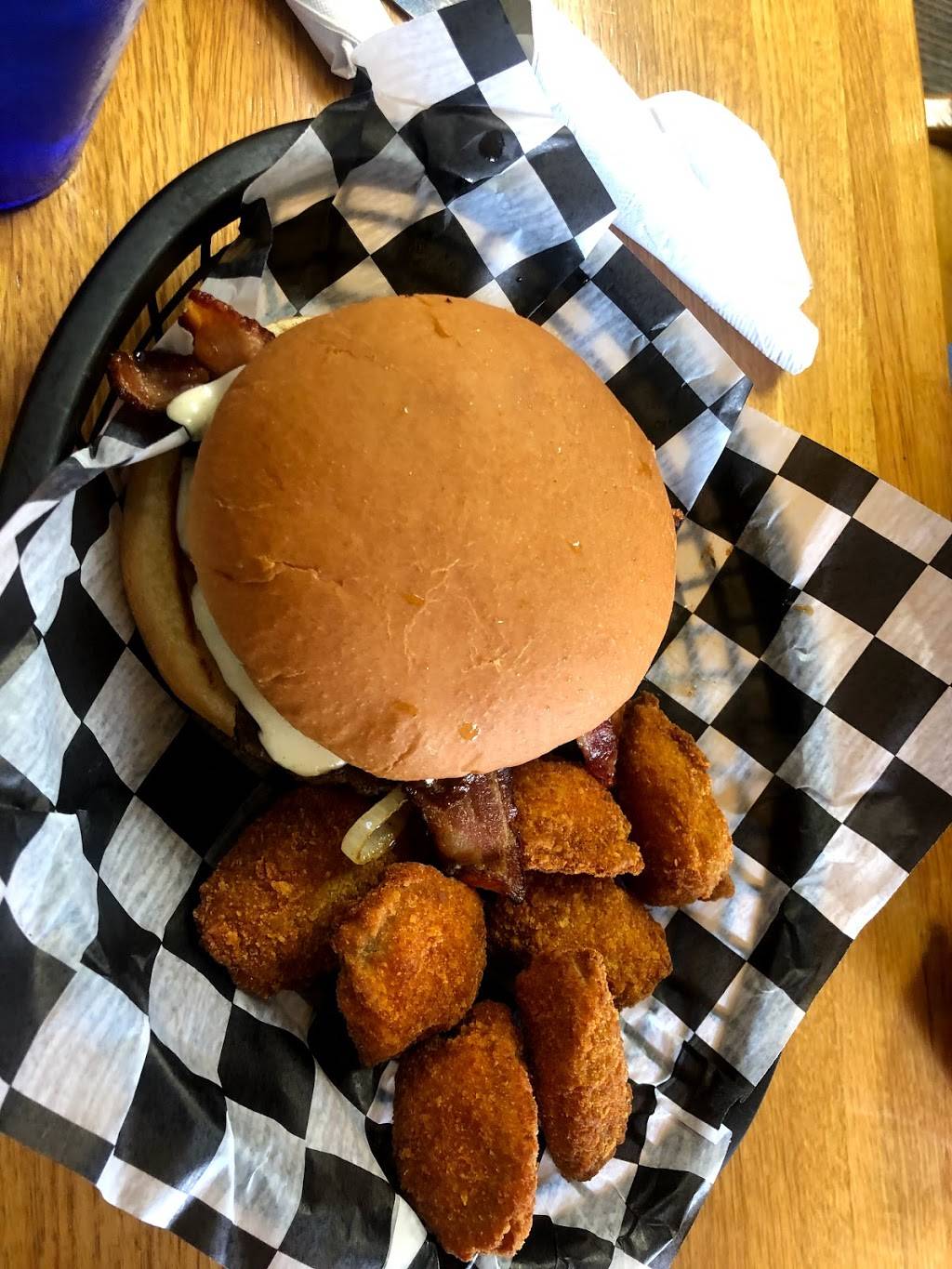 Smokeys Country Diner | restaurant | 561 17th Ave, East Moline, IL 61244, USA | 3099129001 OR +1 309-912-9001