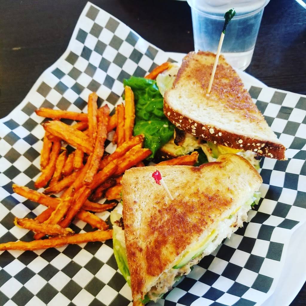 The Corner Café | restaurant | 15683 Roy Rogers Dr, Victorville, CA 92392, USA | 7609006676 OR +1 760-900-6676