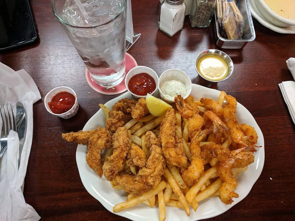 Pappadeaux Seafood Kitchen | restaurant | William P. Hobby Airport (HOU), 7800 Airport Blvd Space C11, Houston, TX 77061, USA | 7138477622 OR +1 713-847-7622