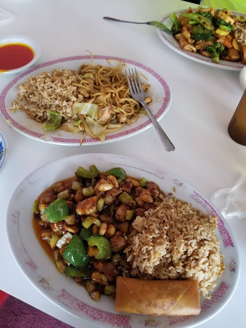 Yins Chinese Restaurant | restaurant | 1950 W Indian School Rd Ste 12, Phoenix, AZ 85015, USA | 6022795174 OR +1 602-279-5174