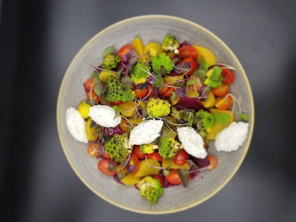 Chais58 | restaurant | 39 Chemin Fridolin-Simard, Estérel, QC J0T 1E0, Canada | 8883783735 OR +1 888-378-3735