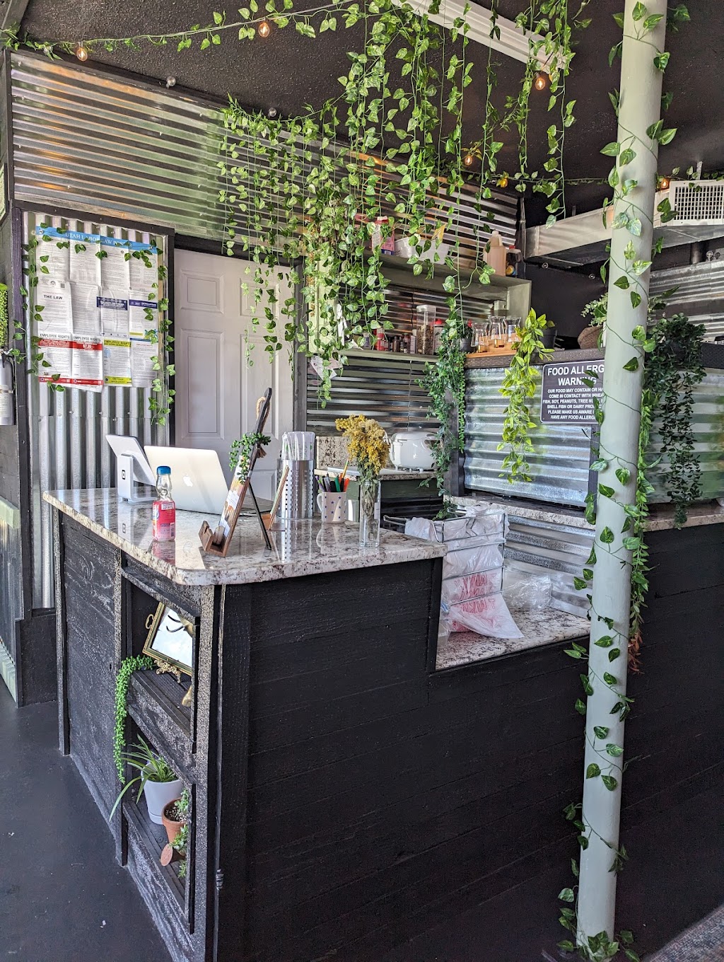 Sage House | meal takeaway | 609 N Main St, Brigham City, UT 84302, USA | 4357448004 OR +1 435-744-8004