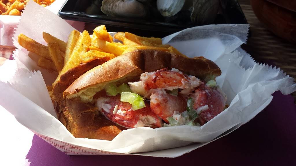 Kingstons Clam Bar | restaurant | 130 Atlantic Ave, West Sayville, NY 11796, USA | 6315890888 OR +1 631-589-0888