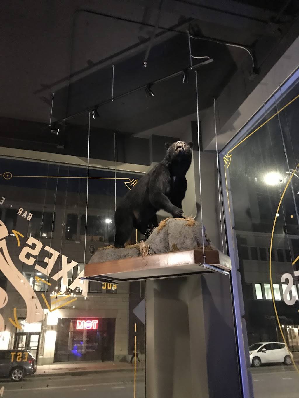 Axes & Ales | restaurant | 349 East Ave, Rochester, NY 14604, USA | 5852708801 OR +1 585-270-8801