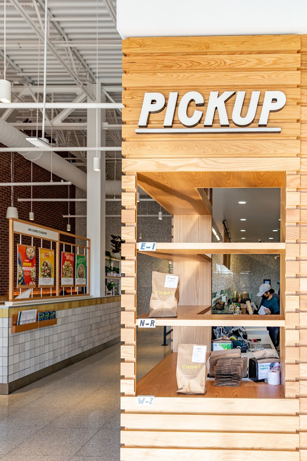 Chopt Creative Salad Company | restaurant | 5926 Kingstowne Center, Alexandria, VA 22315, USA | 5718956761 OR +1 571-895-6761