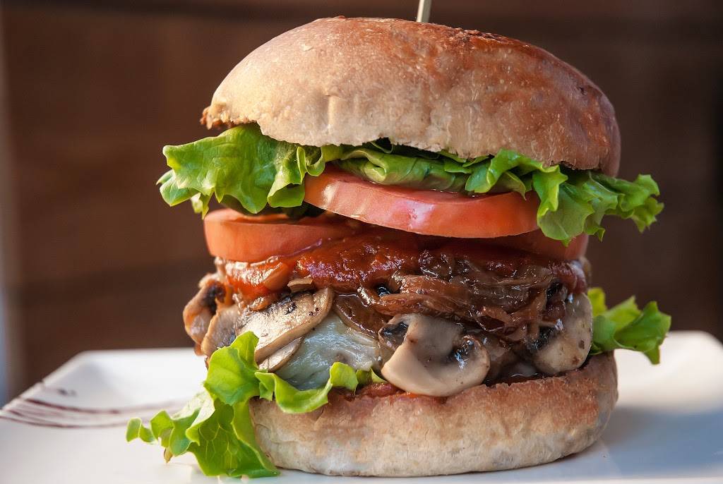 Bistro Le Ste-Cath | restaurant | 4264 Rue Sainte-Catherine E, Montréal, QC H1V 1X6, Canada | 5142238116 OR +1 514-223-8116