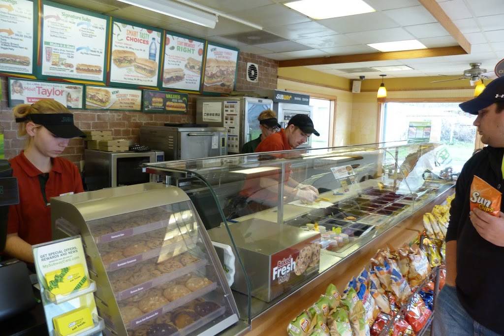 Subway | restaurant | 25 Marshall St N, Benwood, WV 26031, USA | 3042324700 OR +1 304-232-4700
