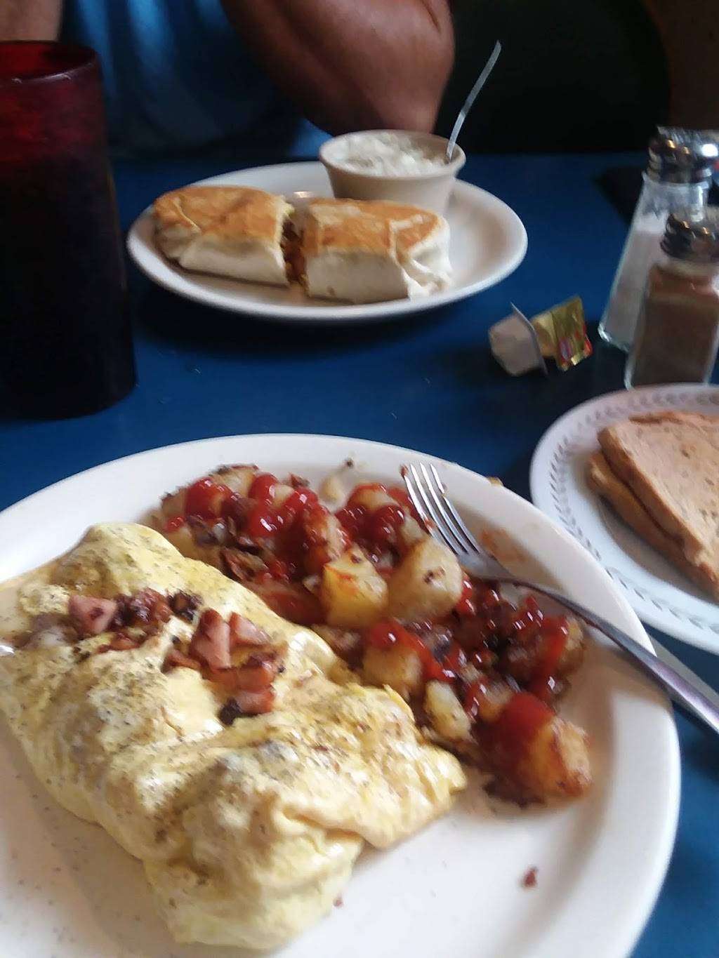 Portside Galley | restaurant | 101 George J King Blvd #4, Cape Canaveral, FL 32920, USA | 3218680018 OR +1 321-868-0018