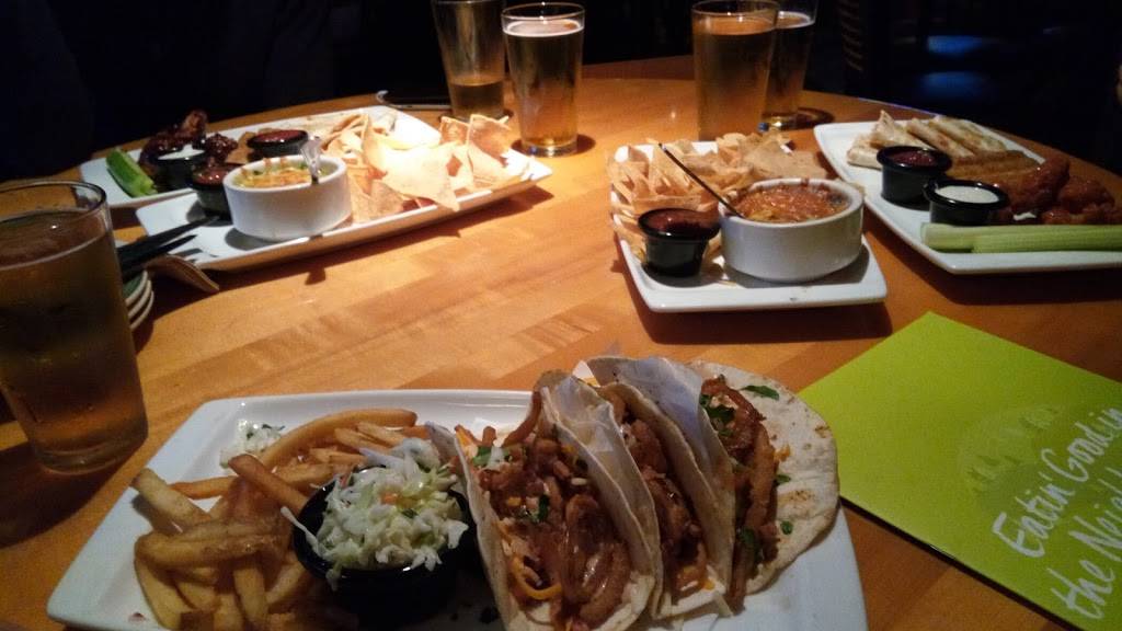 Applebees Grill + Bar | restaurant | 4700 4th St N, St. Petersburg, FL 33703, USA | 7275229400 OR +1 727-522-9400