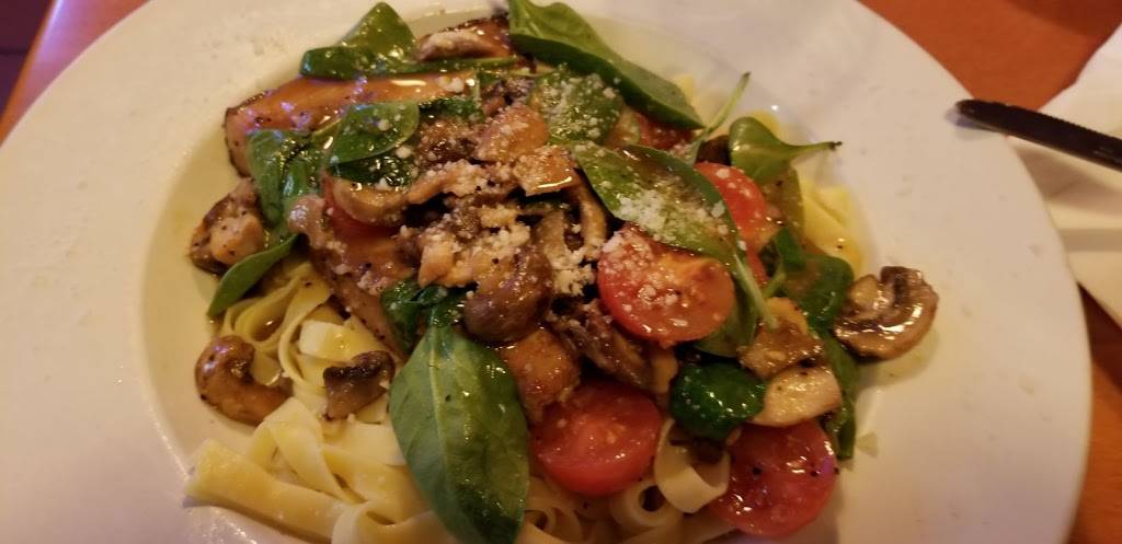 Four Square Restaurant & Bar | restaurant | 16 Commercial St, Braintree, MA 02184, USA | 7818484448 OR +1 781-848-4448