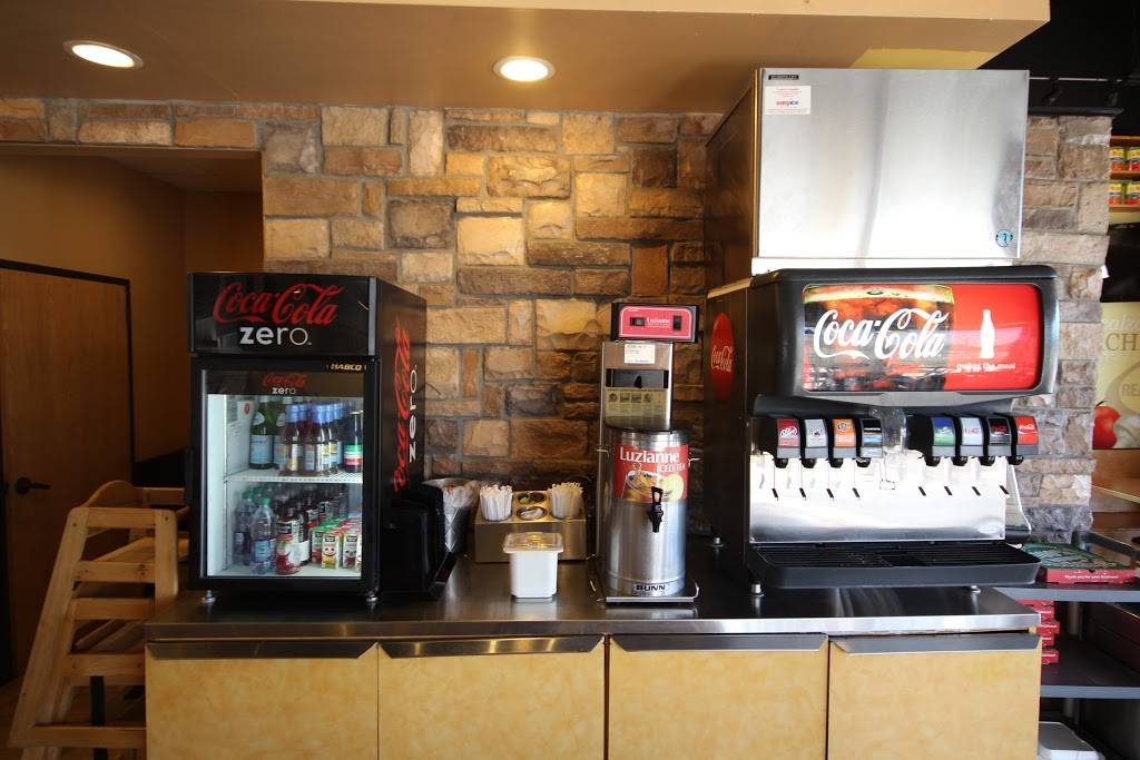 Pepperonis | restaurant | 8510 Farm to Market 359, Fulshear, TX 77441, USA | 2815330000 OR +1 281-533-0000