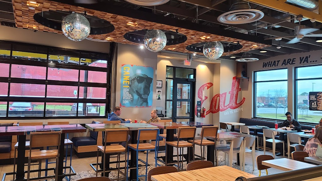 Raising Canes Chicken Fingers | meal takeaway | 1044 W Mercury Blvd, Hampton, VA 23666, USA | 7578478358 OR +1 757-847-8358