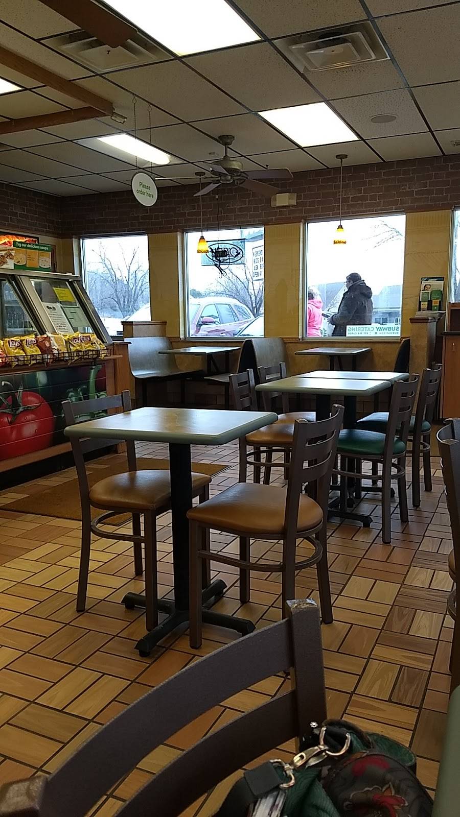 Subway | meal takeaway | 3245 S 10th St, Lincoln, NE 68502, USA | 4024219191 OR +1 402-421-9191