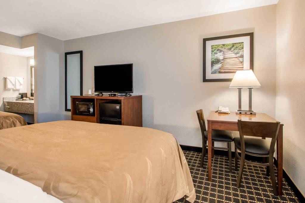 Quality Inn | restaurant | 6900 Seybold Rd, Madison, WI 53719, USA | 6082746900 OR +1 608-274-6900