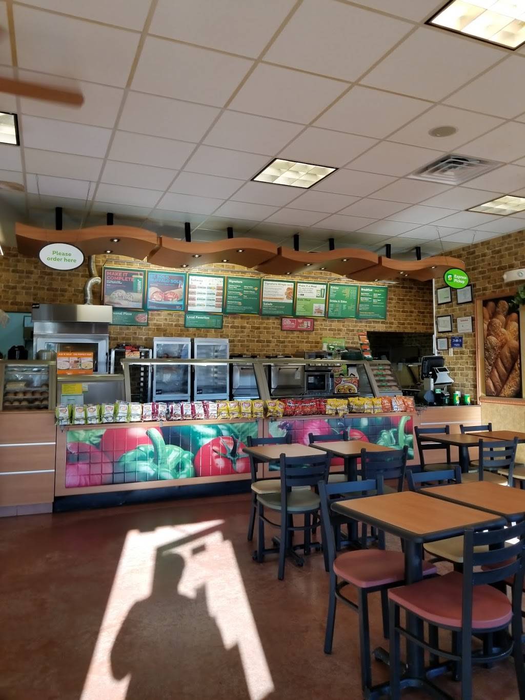 Subway Restaurants | restaurant | 445 E Linn St, Canton, IL 61520, USA | 3096474009 OR +1 309-647-4009
