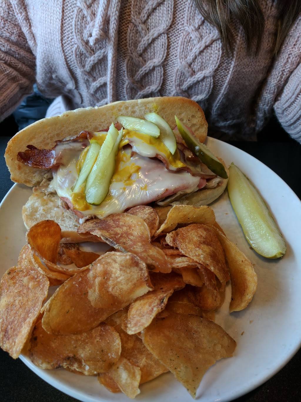 Peterlins | restaurant | 22004 Farmington Rd, Farmington, MI 48336, USA | 2484268822 OR +1 248-426-8822