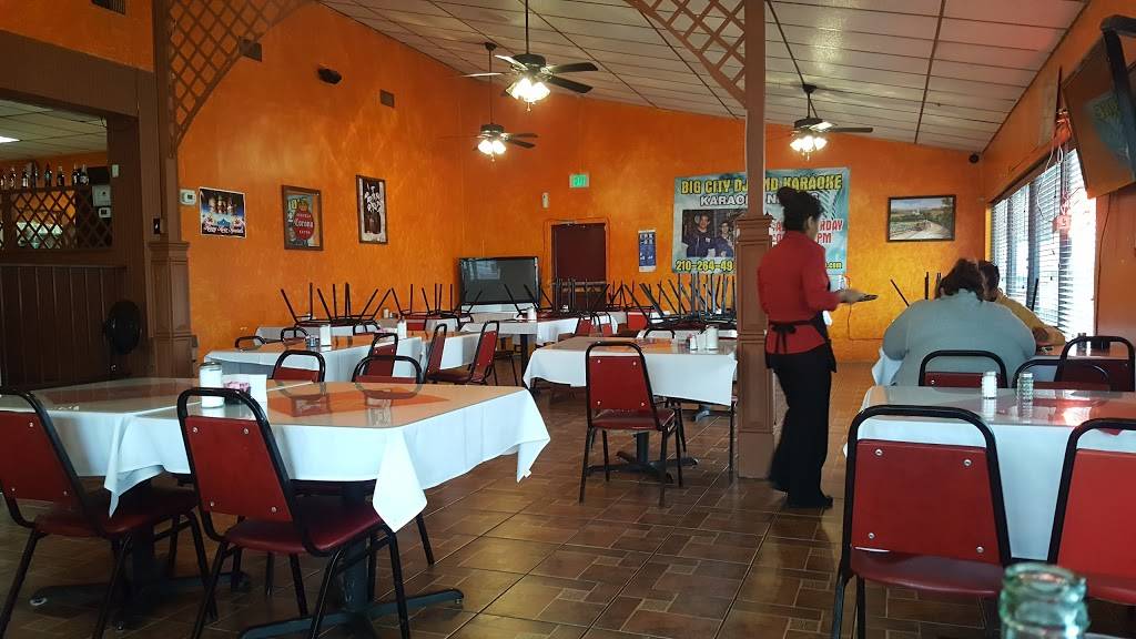 El Molcajete Estilo Jalisco Mexican Restaurant | restaurant | 4404 Walzem Rd, San Antonio, TX 78218, USA | 2106500600 OR +1 210-650-0600