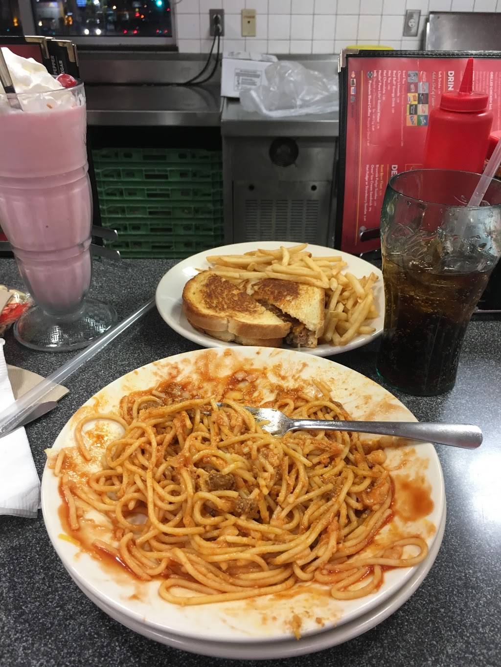 Steak n Shake | restaurant | 1253 Hampton Ave, St. Louis, MO 63139, USA | 3146467200 OR +1 314-646-7200