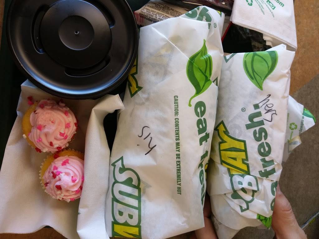 Subway | restaurant | 42851 N Ridge Rd, Elyria, OH 44035, USA | 4403245300 OR +1 440-324-5300