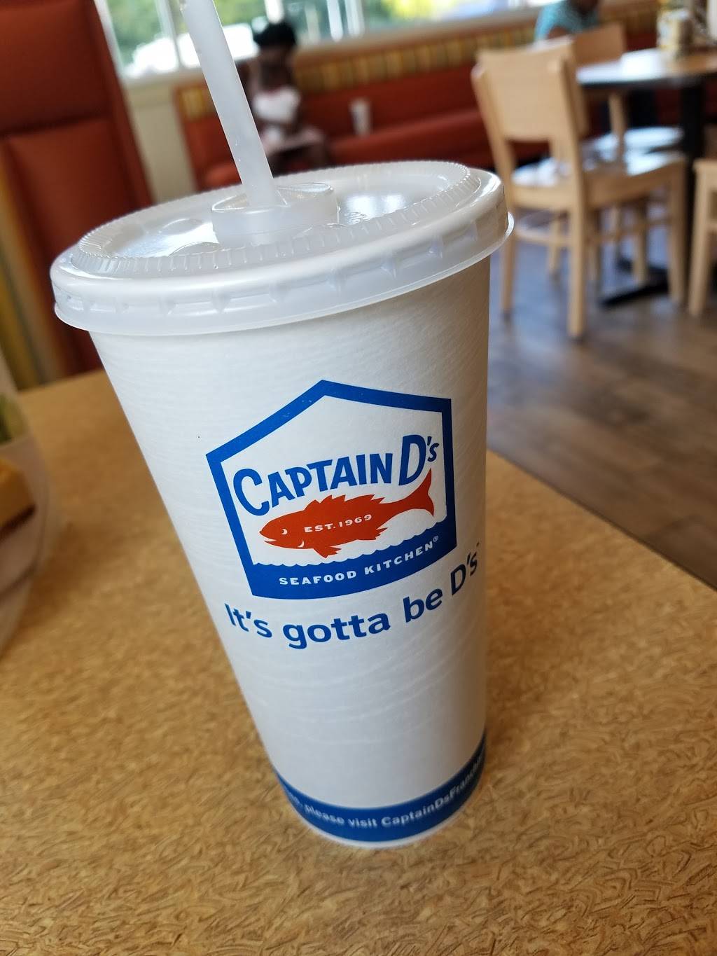 Captain Ds | restaurant | 4404 Elvis Presley Blvd, Memphis, TN 38116, USA | 9013323095 OR +1 901-332-3095