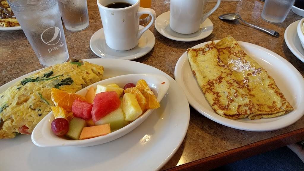 Brianas Pancake House | restaurant | 10 N Island Ave, Batavia, IL 60510, USA | 6304544570 OR +1 630-454-4570
