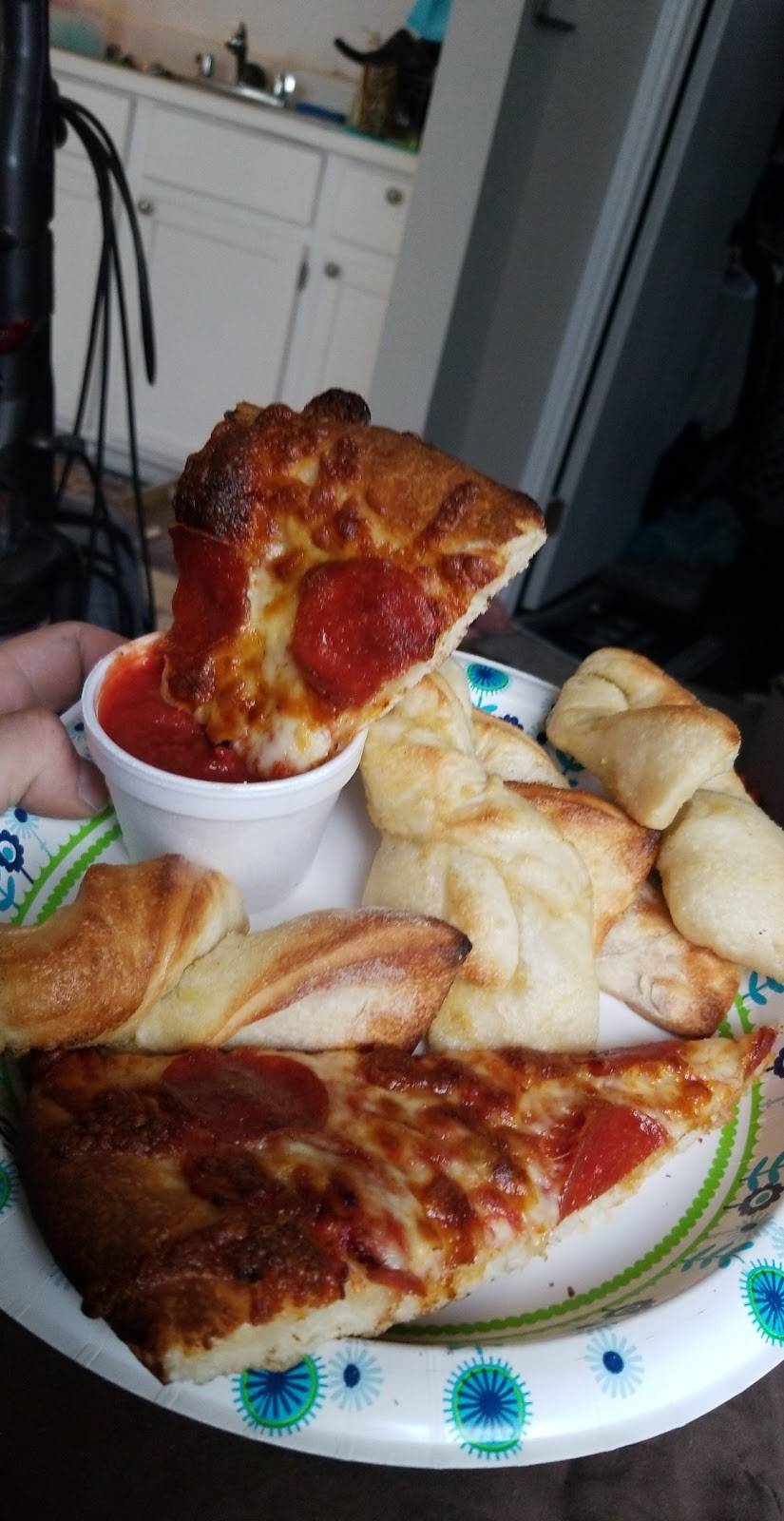 Cavis Pioneer Pizza Inn | restaurant | 5600 Lapeer Rd, Kimball, MI 48074, USA | 8109824001 OR +1 810-982-4001